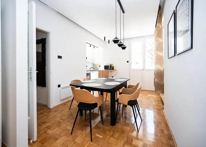 Design 150m2 Three-bedroom - Titova Street 아파트 사라예보