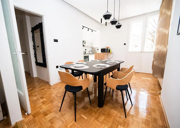 Design 150m2 Three-bedroom - Titova Street 아파트 사라예보